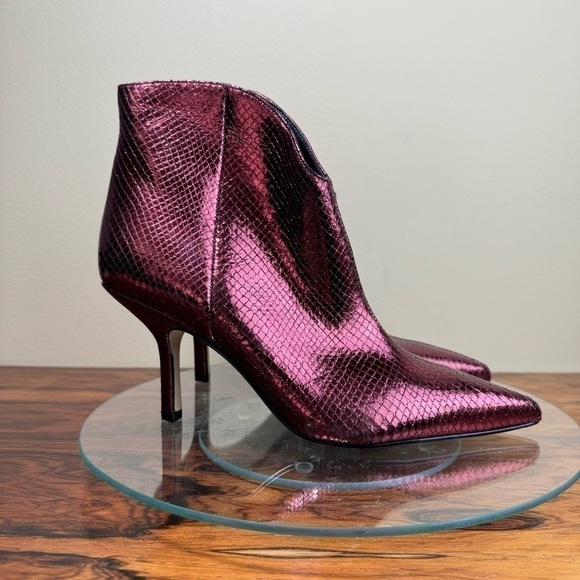 Marc Fisher Haylien Pointy Toe Bootie - Picture 3 of 15
